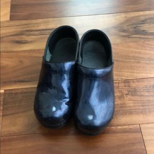 Dansko original closed back clogs navy size 36